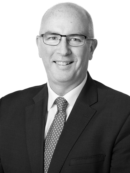 كولين دوول,رئيس قسم خدمات إدارة الممتلكات والأصول، الشرق الأوسط وشمال أفريقيا
