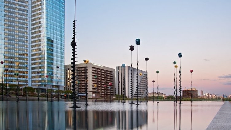 High rise building